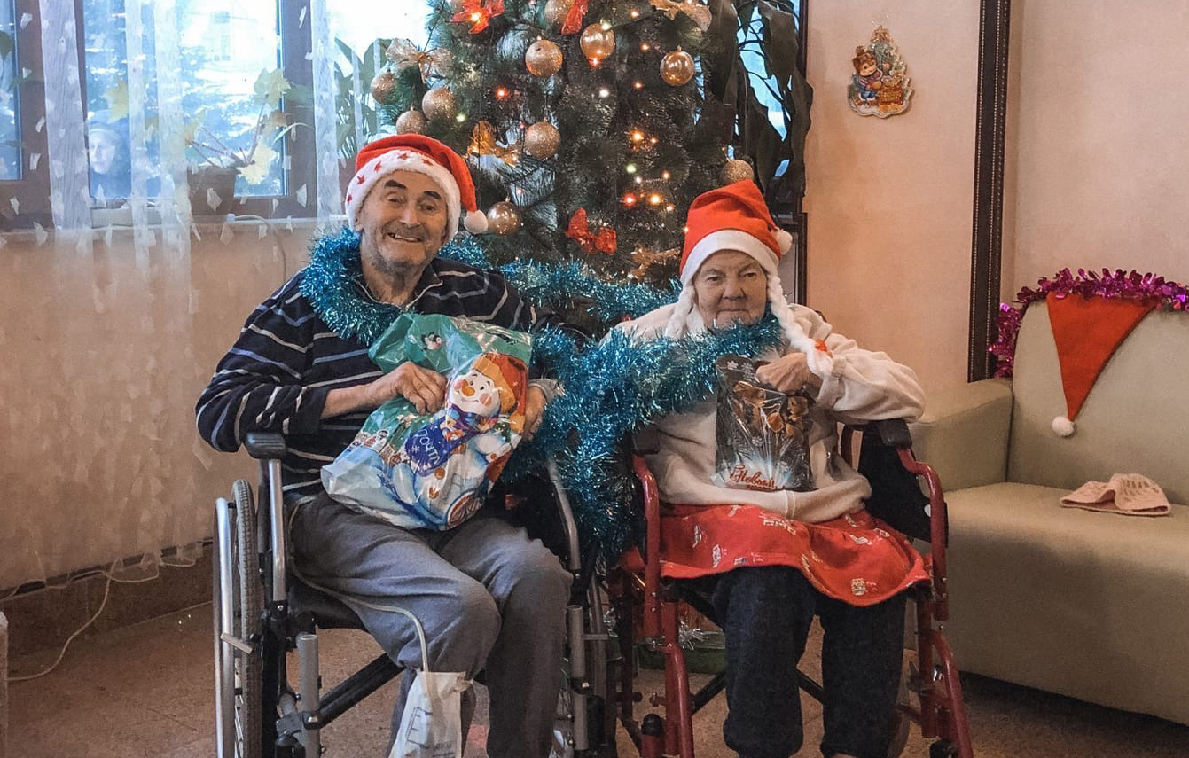 Благотворительная акция "Подарим праздник дедушкам и бабушкам"